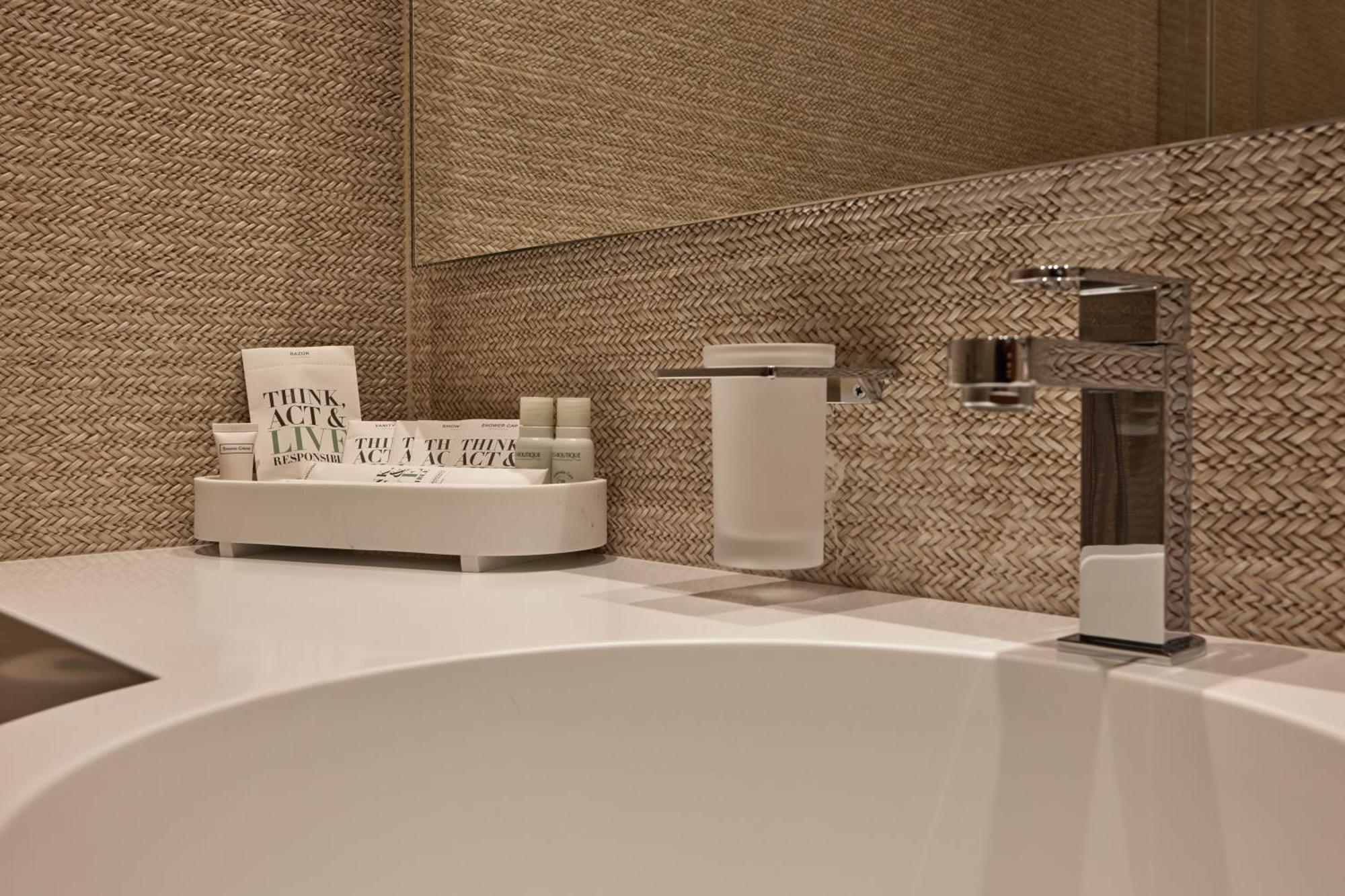 Valis Luxury Hotel Vlore Bagian luar foto