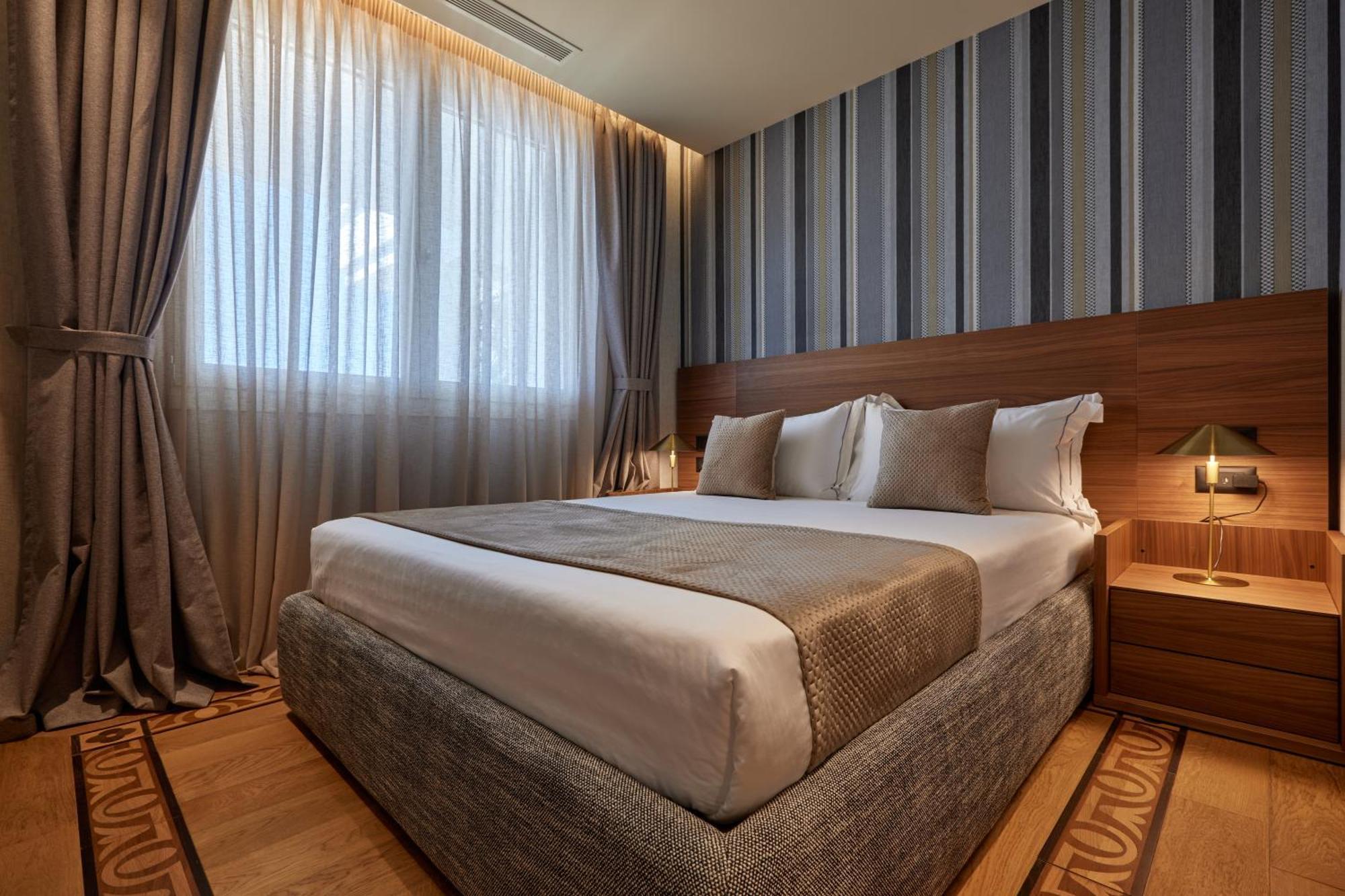 Valis Luxury Hotel Vlore Bagian luar foto