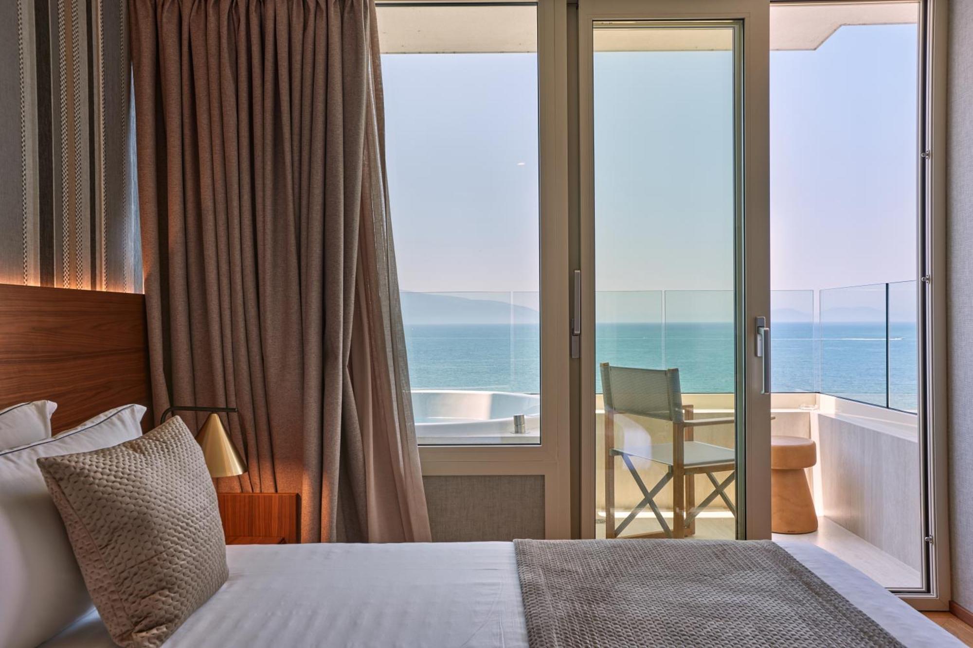 Valis Luxury Hotel Vlore Bagian luar foto